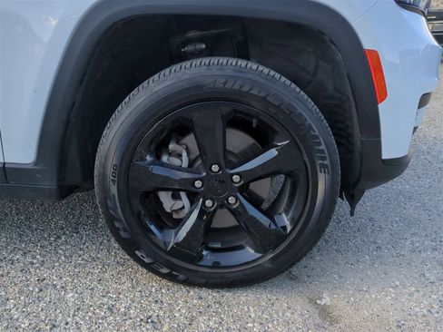 Used 2023 Jeep Grand Cherokee L Altitude image 14