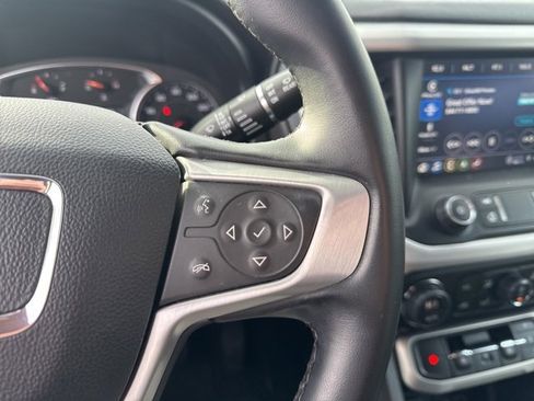 Used 2023 GMC Acadia SLT image 16