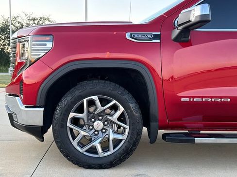 Used 2023 GMC Sierra 1500 SLT w/ SLT Premium Package AWD/4WD image 5