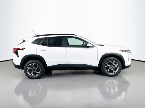 New 2026 Chevrolet Trax LT FWD image 4