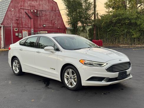 Used 2018 Ford Fusion SE w/ Equipment Group 602A image 2