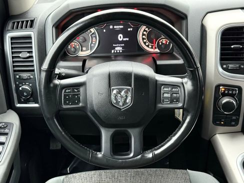 Used 2018 RAM 1500 SLT AWD/4WD image 29