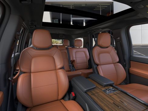 New 2024 Lincoln Navigator Reserve AWD/4WD image 10