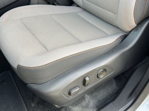 Certified 2024 Chevrolet Traverse LT image 18