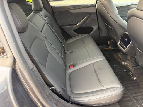Used 2026 Tesla Model Y AWD image 18