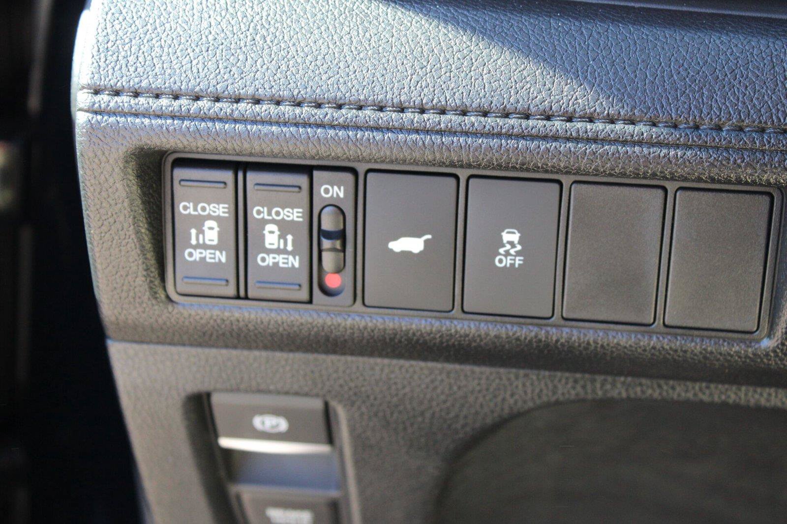 Used 2025 Honda Odyssey Sport-L image 27