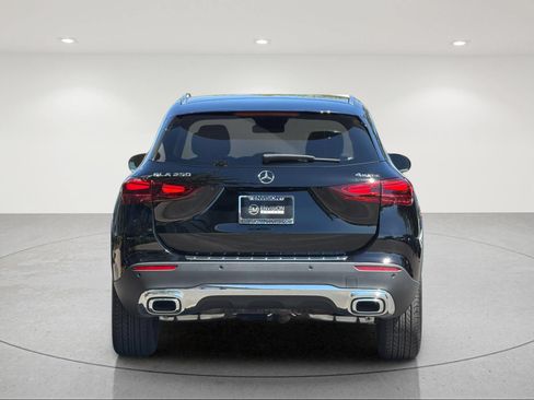 Used 2026 Mercedes-Benz GLA 250 4MATIC image 4