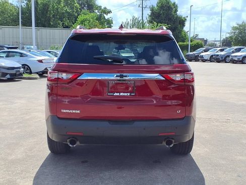 Used 2019 Chevrolet Traverse LT w/ LT Premium Package FWD image 8