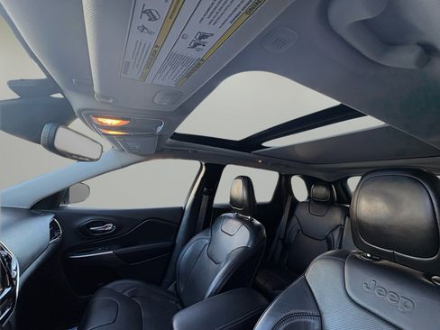 Used 2021 Jeep Cherokee Limited w/ Elite Package image 39