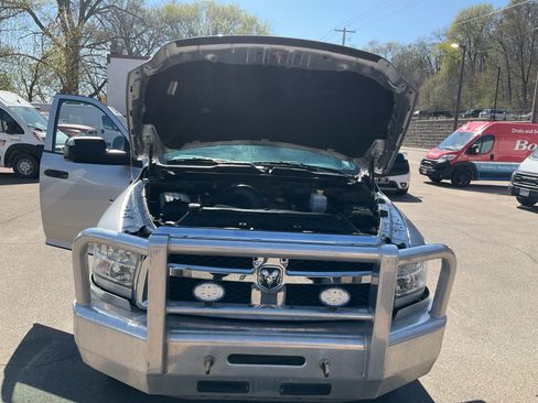 Used 2013 RAM 2500 Tradesman w/ Chrome Appearance Group AWD/4WD image 16