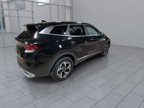 Used 2024 Kia Sportage LX image 8