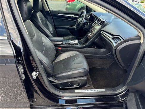 Used 2020 Ford Fusion Titanium image 15