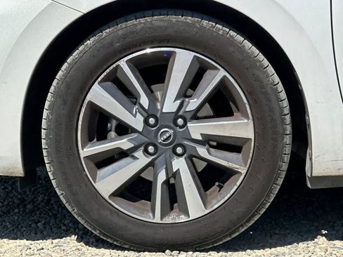 Used 2024 Nissan Versa SV FWD image 12