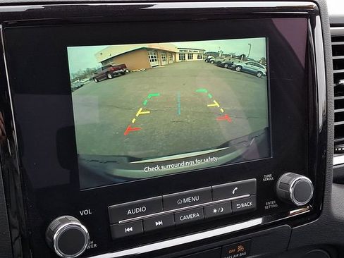 Used 2024 Nissan Frontier SV image 16