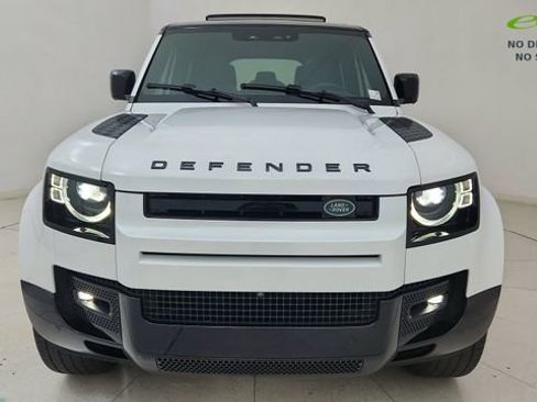 Used 2024 Land Rover Defender 110 X-Dynamic SE AWD/4WD image 13