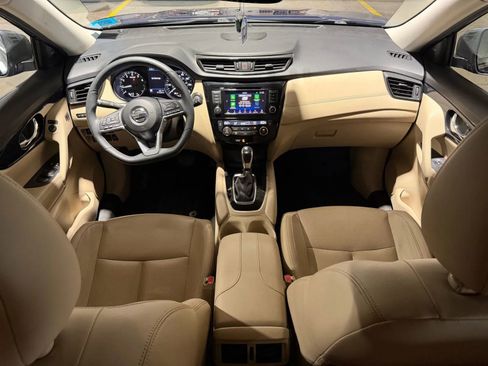 Used 2018 Nissan Rogue SL w/ Premium Package AWD/4WD image 8
