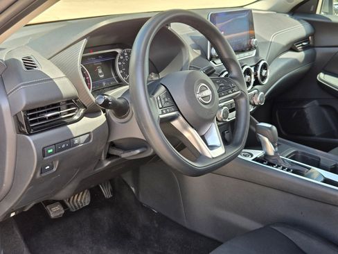 Used 2024 Nissan Sentra SV FWD image 12
