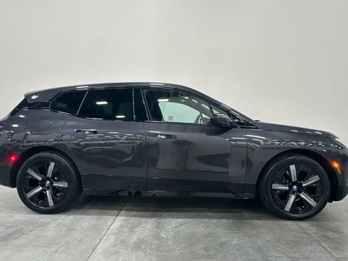 Used 2024 BMW iX xDrive50 w/ Sport Package AWD/4WD image 3
