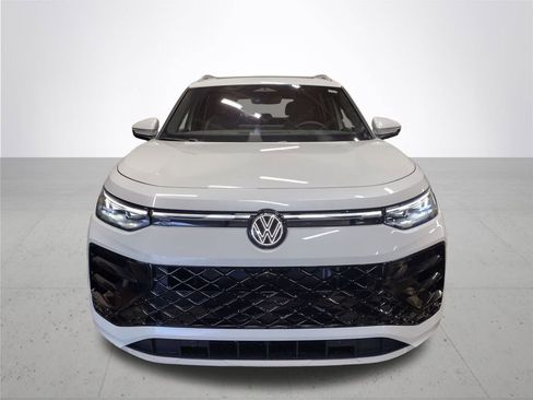 New 2026 Volkswagen Tiguan SEL R-Line image 3
