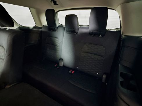 Used 2024 Nissan Pathfinder SV image 28