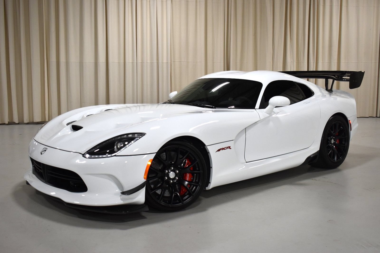 Used 2016 Dodge Viper ACR RWD image 1