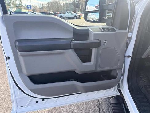 Used 2021 Ford F550 4x4 Regular Cab Super Duty image 12