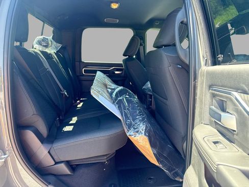 New 2026 RAM 2500 Big Horn AWD/4WD image 12