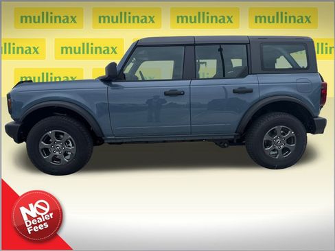 New 2025 Ford Bronco 4-Door image 2