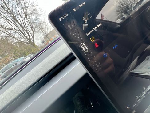 Used 2024 Tesla Model 3 Standard Range image 21