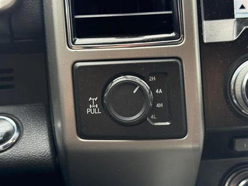 Used 2017 Ford F150 Lariat w/ Equipment Group 502A Luxury AWD/4WD image 15