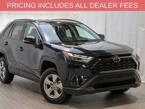 Certified 2025 Toyota RAV4 LE AWD/4WD image 1