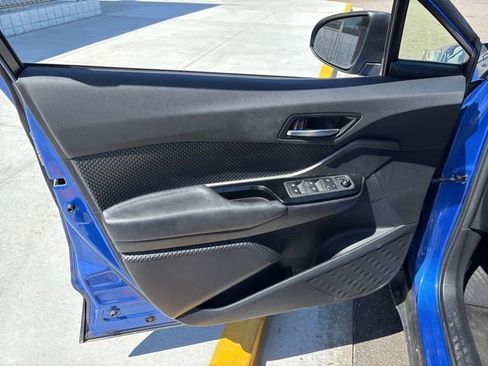 Used 2019 Toyota C-HR XLE FWD image 15