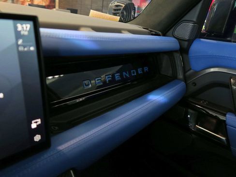 Used 2024 Land Rover Defender 110 X-Dynamic SE image 26