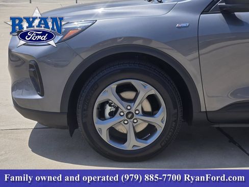 Certified 2025 Ford Escape ST-Line FWD image 5
