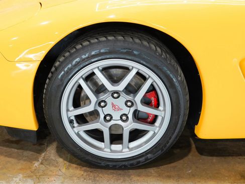 Used 2002 Chevrolet Corvette Z06 w/ Memory Pkg RWD image 49