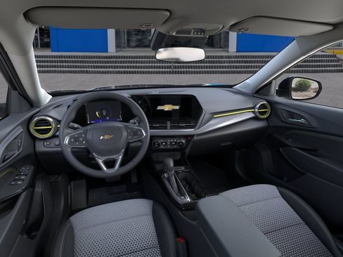 New 2026 Chevrolet Trax LT w/ Driver Confidence Package FWD image 15