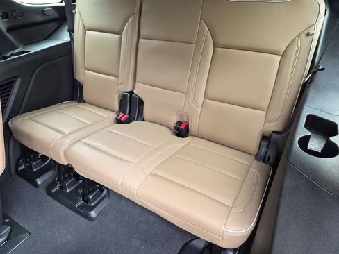 Used 2023 Chevrolet Tahoe Premier w/ Premium Package 2 AWD/4WD image 20
