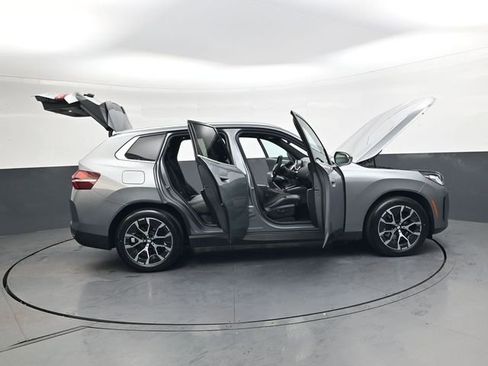 Used 2025 BMW X3 xDrive30i AWD/4WD image 45