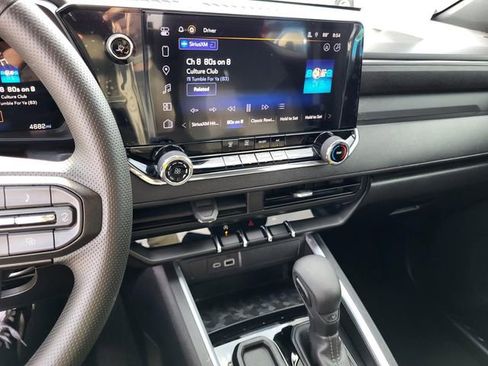 Used 2025 Chevrolet Colorado W/T image 7