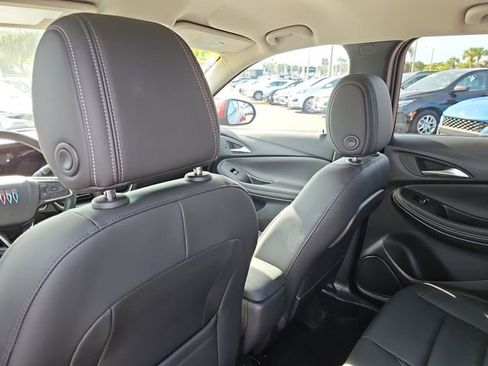 Used 2024 Buick Encore GX Avenir image 12