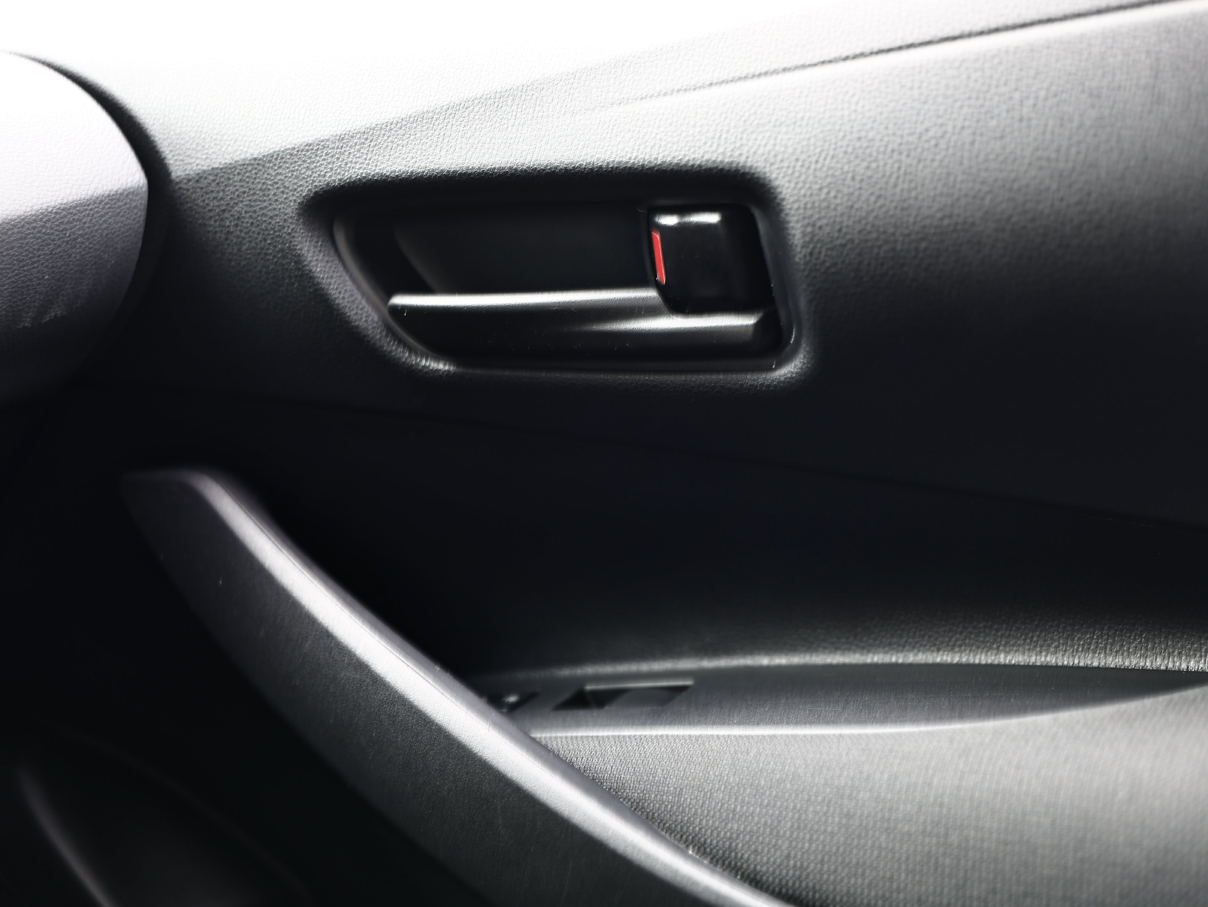 Used 2025 Toyota Corolla LE FWD image 39