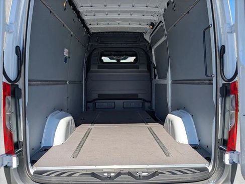 Used 2025 Mercedes-Benz Sprinter 2500 image 15