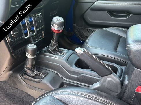 Used 2020 Jeep Wrangler Unlimited Sahara AWD/4WD image 33