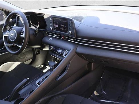 Certified 2021 Hyundai Elantra SEL FWD image 26