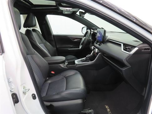 Used 2023 Toyota RAV4 XSE AWD/4WD image 36