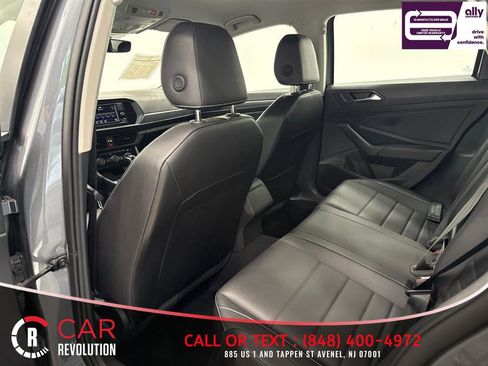 Used 2024 Volkswagen Jetta SE FWD image 37