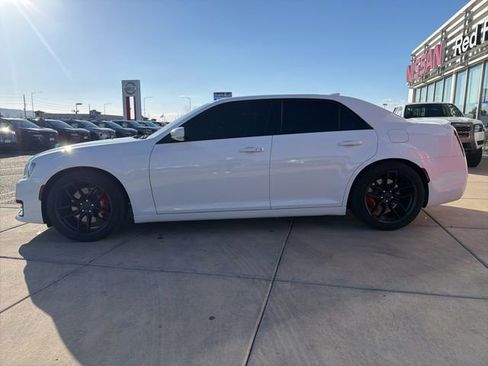 Used 2023 Chrysler 300 C RWD image 5