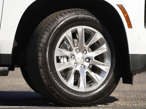 New 2026 Chevrolet Suburban Premier RWD image 41