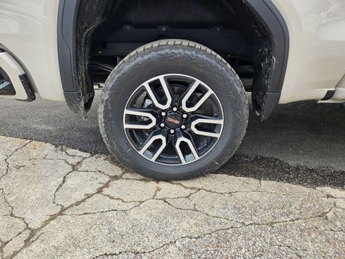 New 2026 GMC Sierra 1500 AT4 AWD/4WD image 31