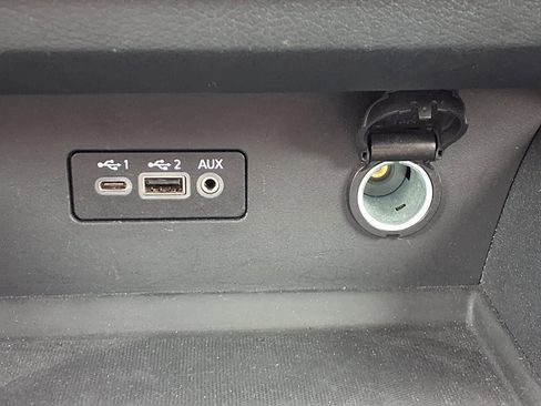 Used 2025 Nissan Altima 2.5 SV FWD image 8